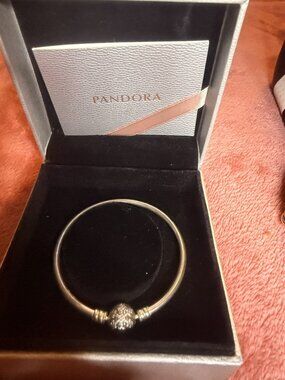 Pandora Limited Edition Unique Snowflake Bangle USB796617 /